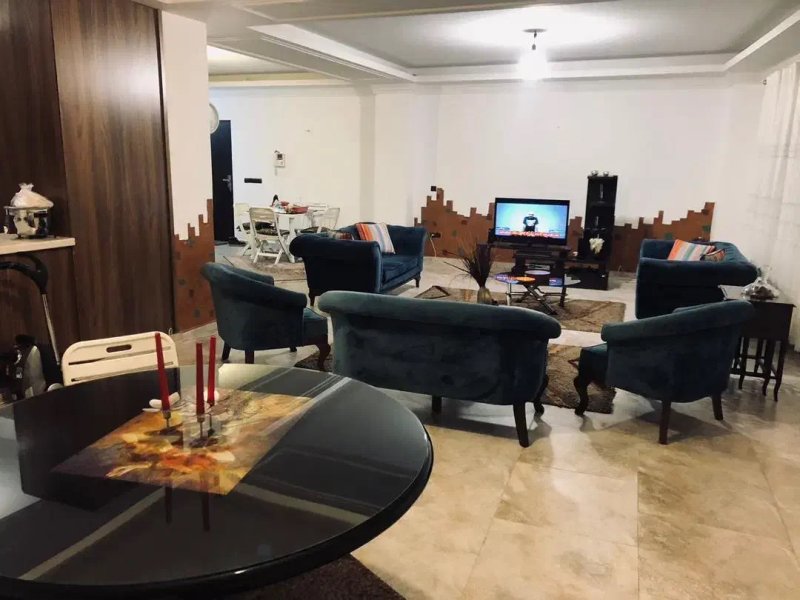 آپارتمان 140 متری دو خوابه در انقلاب تهران13911829289