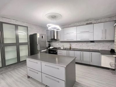 ویلا 1000 متری سه خوابه در شهرک زعفرانیه کرج