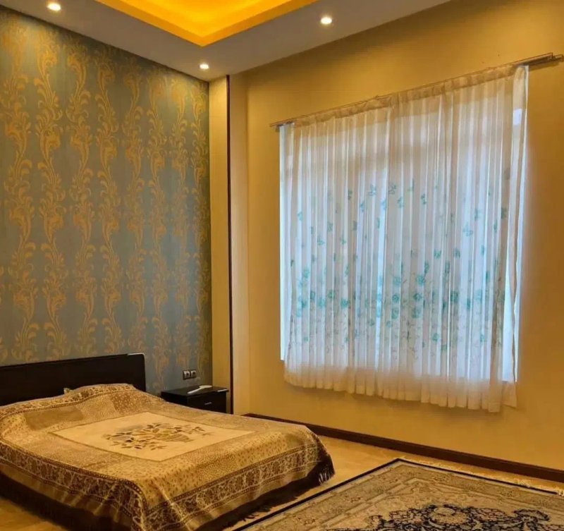 ویلا 1000 متری سه خوابه در شهرک زعفرانیه کرج13908429220