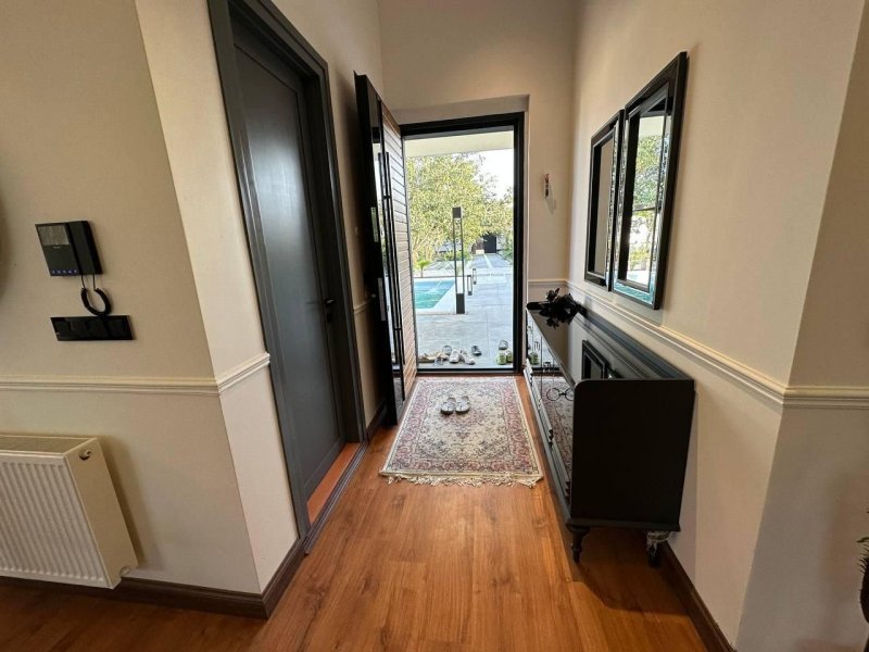 ویلا 1000 متری سه خوابه در شهرک زعفرانیه کرج13911529283