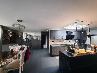 ویلا 360 متری سه خوابه در شهرک زعفرانیه کرج