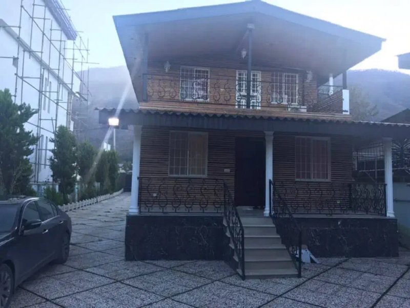 ویلا 1500 متری سه خوابه در نوشهر13911929294