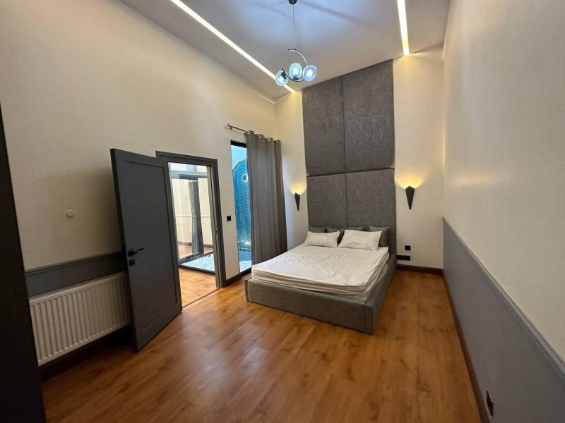 ویلا 1000 متری سه خوابه در شهرک زعفرانیه کرج13911529284