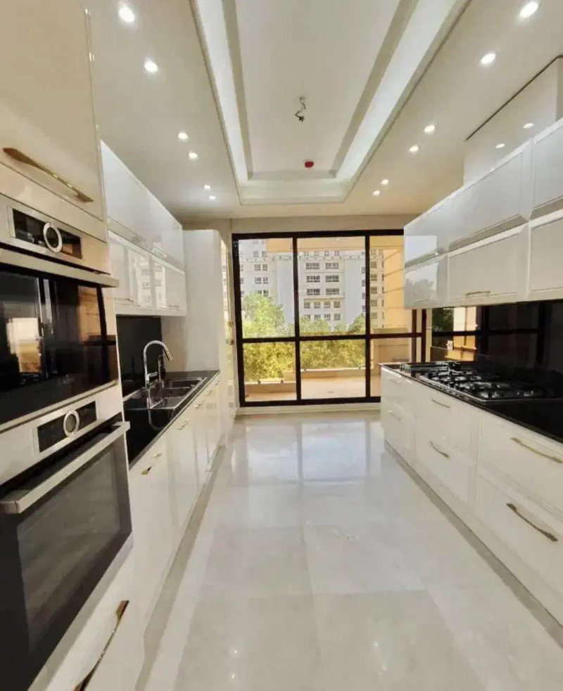 آپارتمان 350 متری چهارخوابه در عظیمیه کرج13909829242