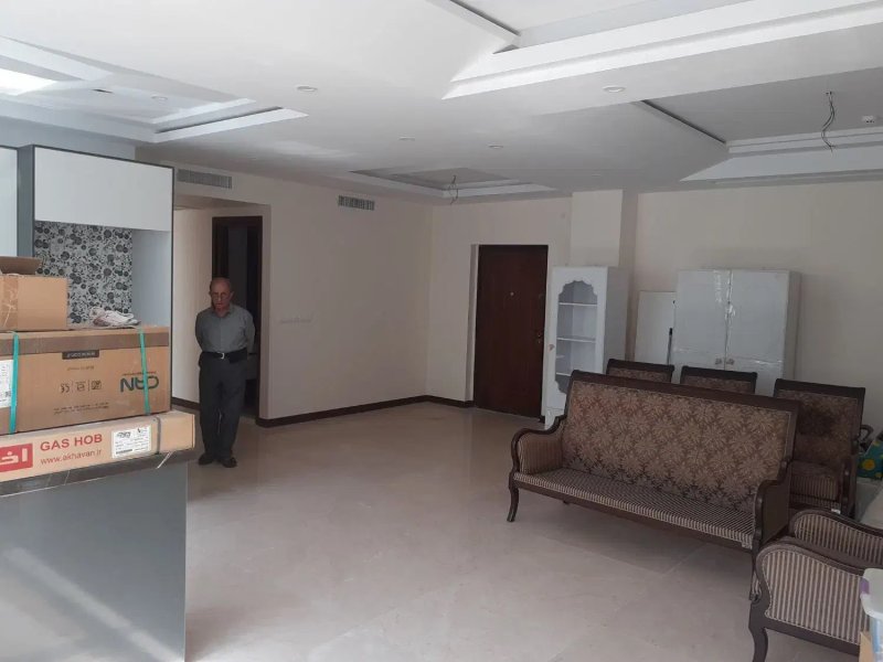 آپارتمان 130 متری سه خوابه در باغ فیض تهران13913229344