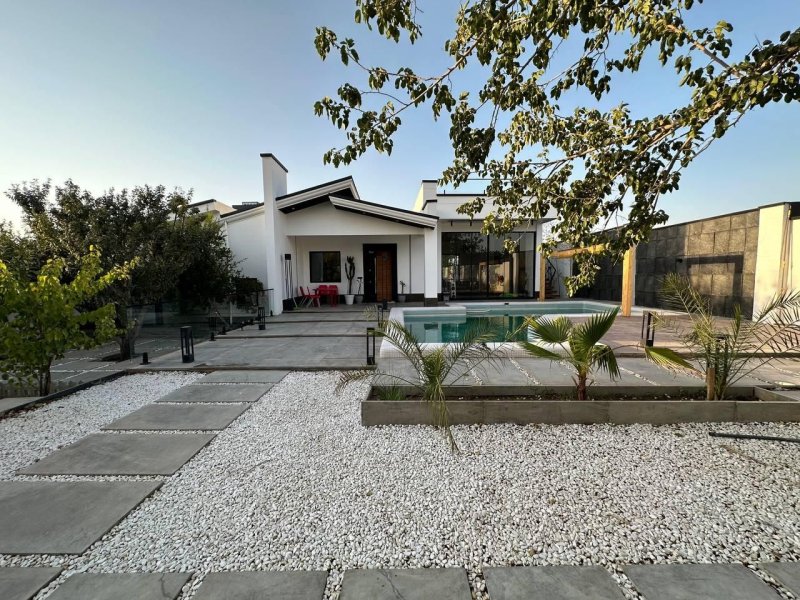 ویلا 1000 متری سه خوابه در شهرک زعفرانیه کرج13911529281