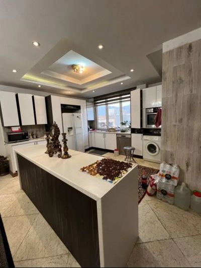 آپارتمان 135 متری سه خوابه در پونک تهران