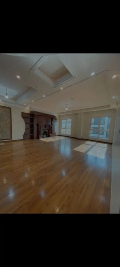 آپارتمان 165 متری سه خوابه در سعادت آباد تهران