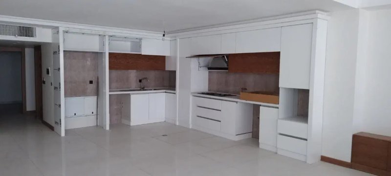 آپارتمان 170 متری دو خوابه در چهارباغ بالا اصفهان13937229628