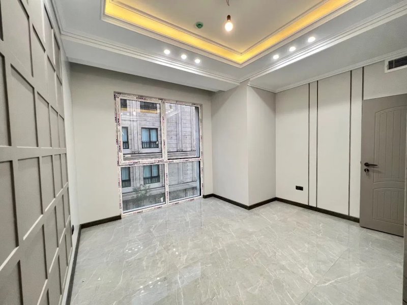 آپارتمان 135 متری سه خوابه در کوی ارم تهران13953529821