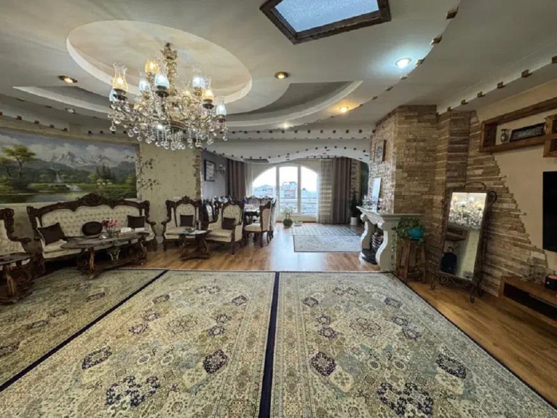 آپارتمان 180 متری سه خوابه در میدان گلستان کرج13956029857