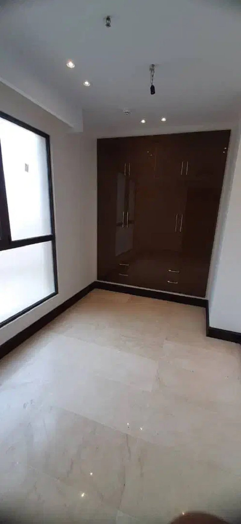 آپارتمان 135 متری سه خوابه در طرشت تهران13948429753