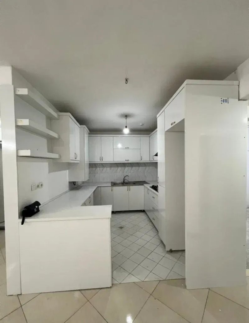 آپارتمان 80 متری دو خوابه در خیابان جمهوری گلبهار13941929699