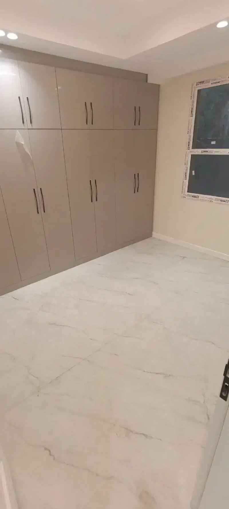 آپارتمان 110 متری سه خوابه در طرشت تهران13947929750