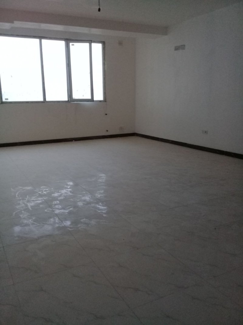 آپارتمان 120 متری دو خوابه در بلوار ولیعصر ملایر13939029664