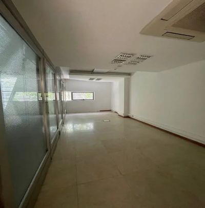 اداری 750 متری چهارخوابه در شهرک غرب تهران