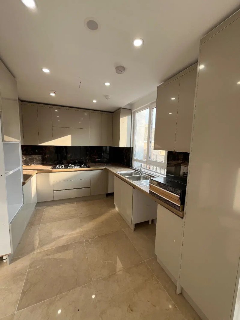 آپارتمان 135 متری سه خوابه در پونک تهران13960829951