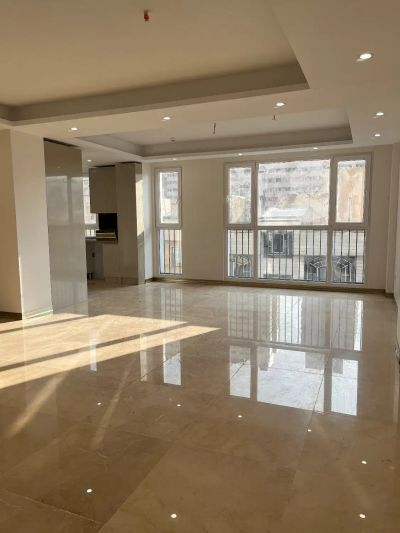 آپارتمان 135 متری سه خوابه در پونک تهران