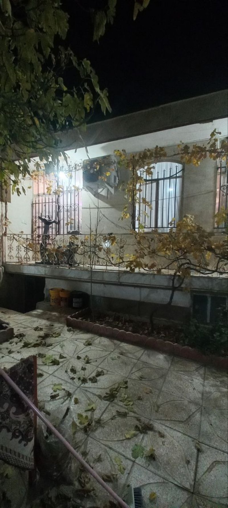 ویلا 210 متری سه خوابه در ملایر13967030038