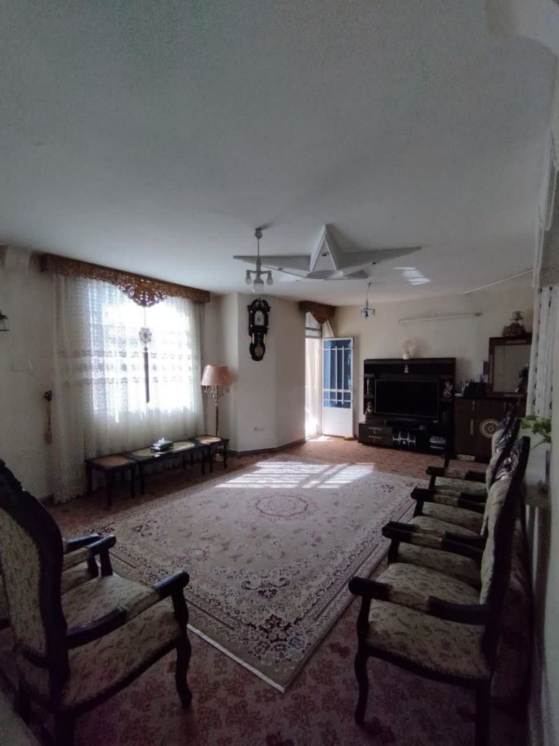 آپارتمان 78 متری دو خوابه در میدان عارف ملایر13966030026