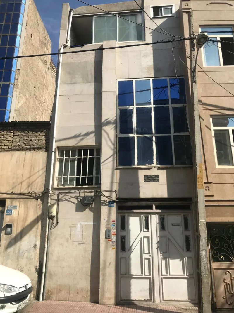 کلنگی 52 متری یک خوابه در جوادیه تهران13979030250