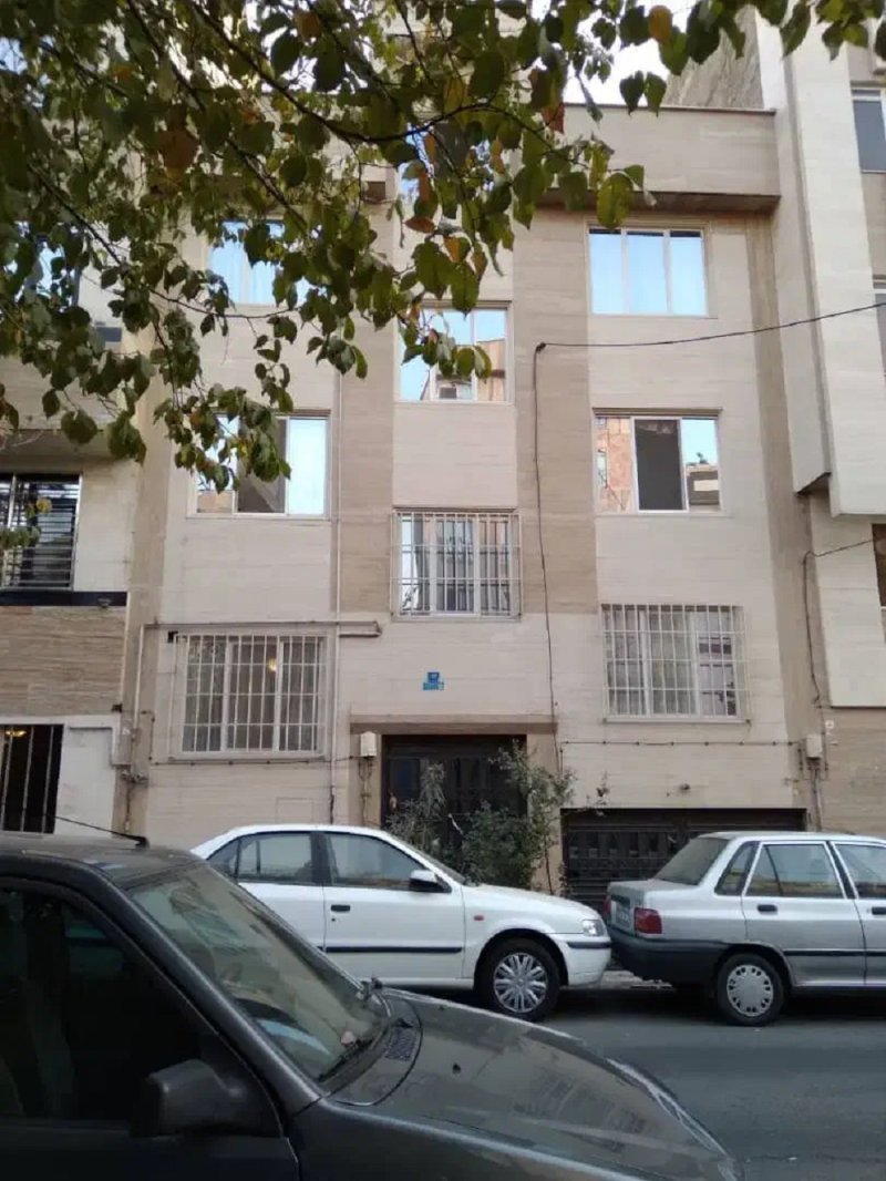 آپارتمان 100 متری دو خوابه در تهرانپارس غربی تهران13974930111