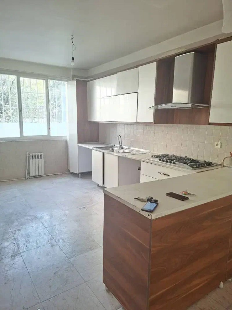 آپارتمان 100 متری دو خوابه در تهرانپارس غربی تهران13975730145