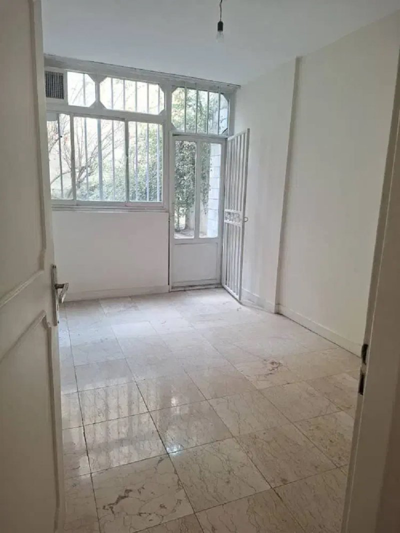 آپارتمان 100 متری دو خوابه در تهرانپارس غربی تهران13975730147