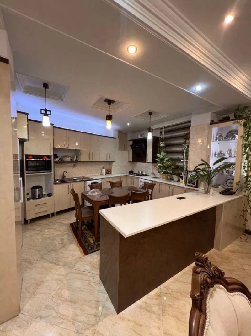 آپارتمان 175 متری سه خوابه در ایران تهران13988430449