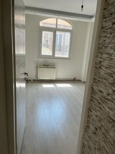 آپارتمان 78 متری دو خوابه در پونک تهران