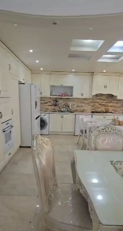 آپارتمان 146 متری سه خوابه در المهدی تهران