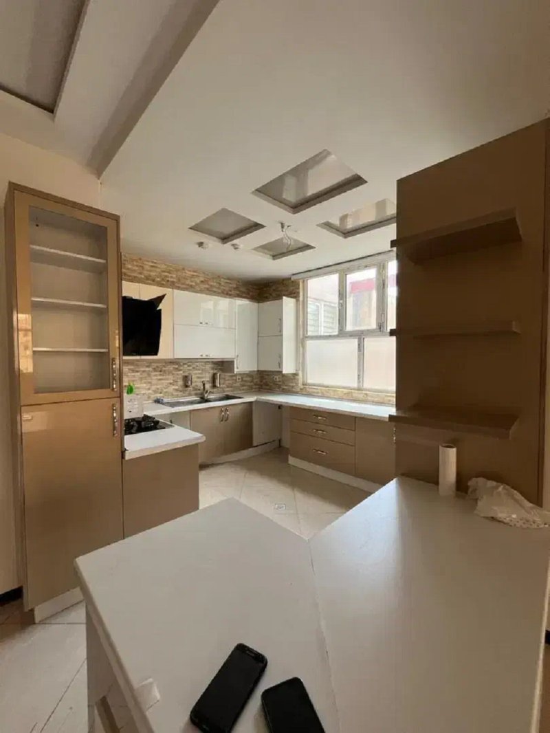 آپارتمان 105 متری دو خوابه در سازمان برنامه جنوبی تهران13992730499