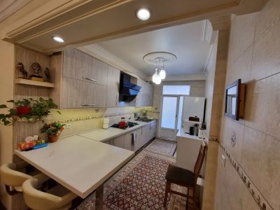 آپارتمان 143 متری دو خوابه در صادقیه تهران