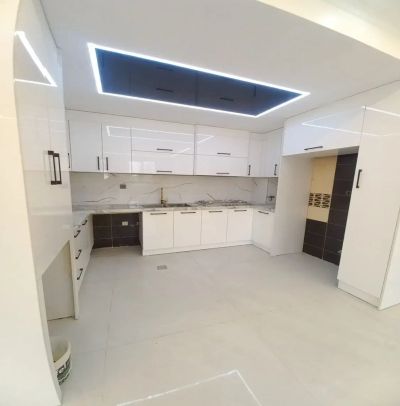 آپارتمان 90 متری دو خوابه در صادقیه تهران