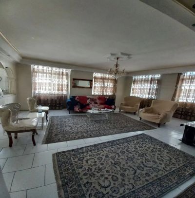 آپارتمان 100 متری دو خوابه در صادقیه تهران