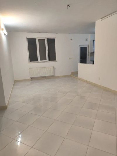 آپارتمان 80 متری دو خوابه در برونسی گلبهار