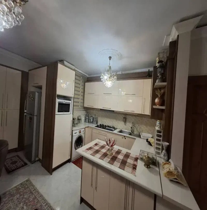 آپارتمان 88 متری دو خوابه در صادقیه تهران14003730651