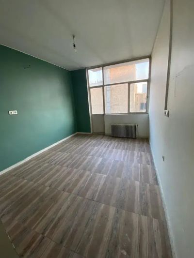 آپارتمان 110 متری دو خوابه در صادقیه تهران