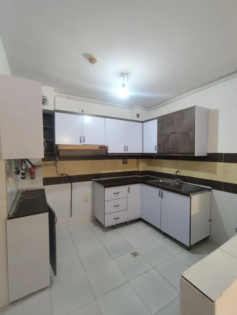 آپارتمان 80 متری دو خوابه در برونسی گلبهار13996430538