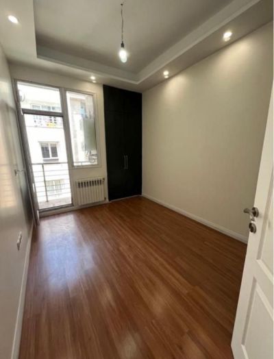 آپارتمان 110 متری دو خوابه در پونک تهران