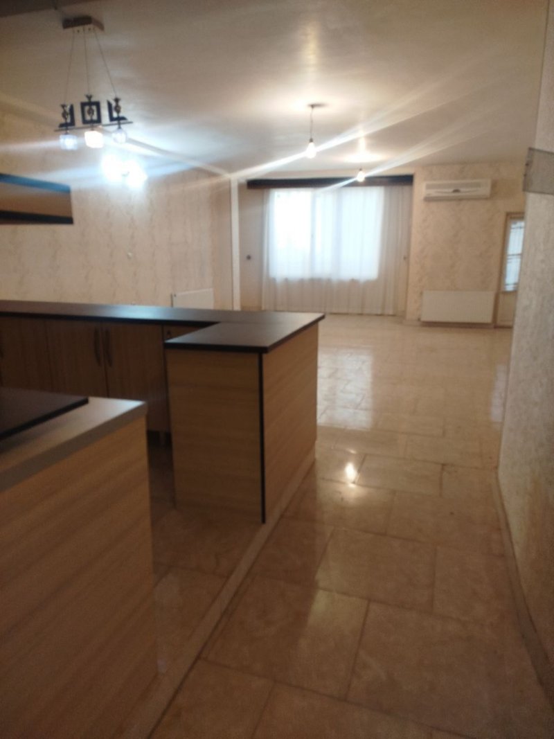 آپارتمان 101 متری دو خوابه در خیابان همدان ملایر14037831119