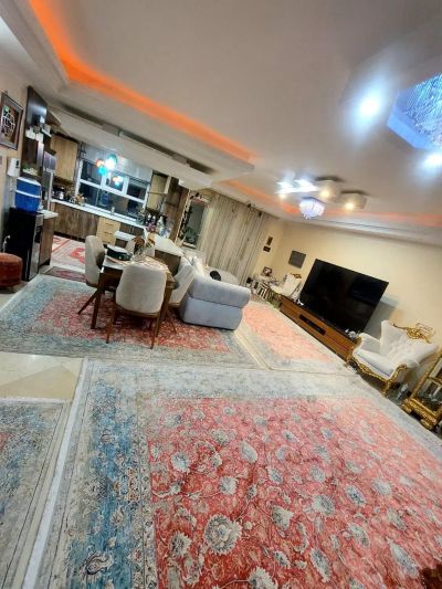 آپارتمان 130 متری سه خوابه در پونک تهران