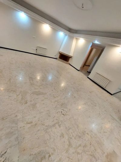 آپارتمان 130 متری سه خوابه در پونک تهران