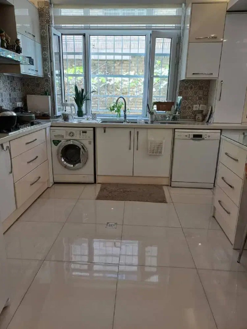 آپارتمان 142 متری سه خوابه در شهرک غرب تهران14042431188