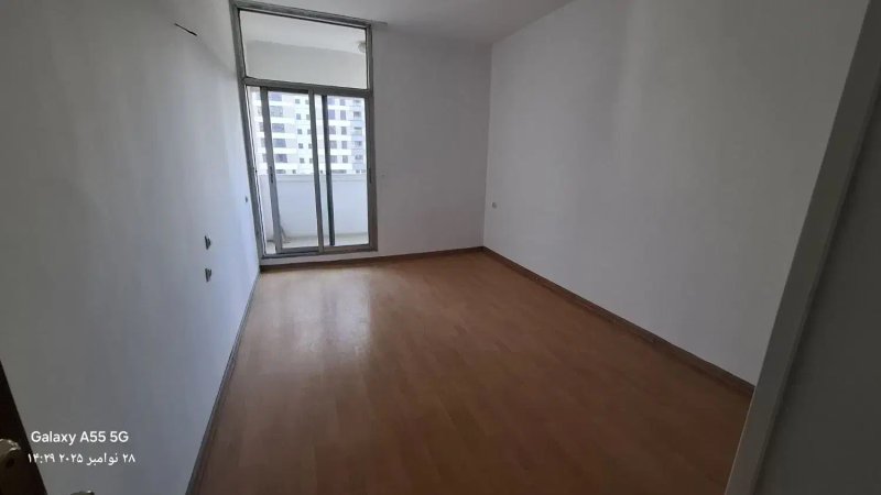 آپارتمان 205 متری سه خوابه در شهرک غرب تهران14042631194