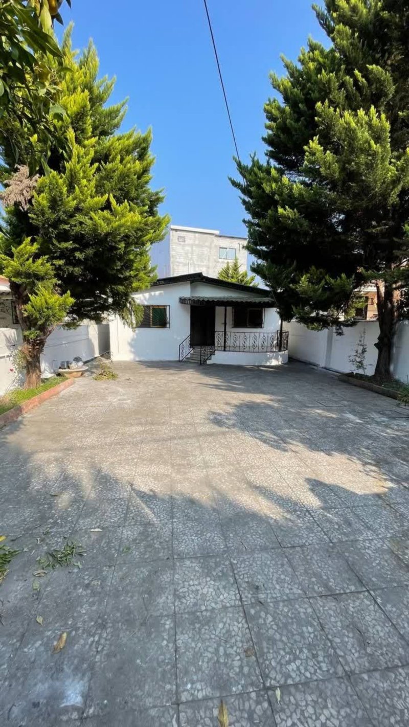 ویلا 300 متری دو خوابه در جاده دریا آمل14048631281