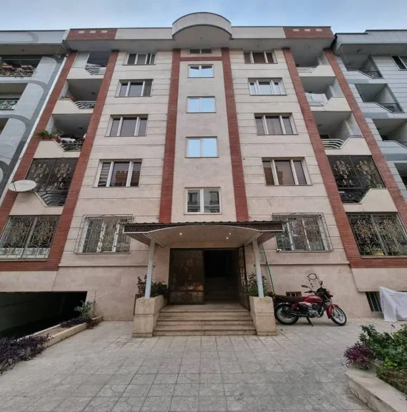 آپارتمان 130 متری سه خوابه در شهرک پرواز تهران14050931343