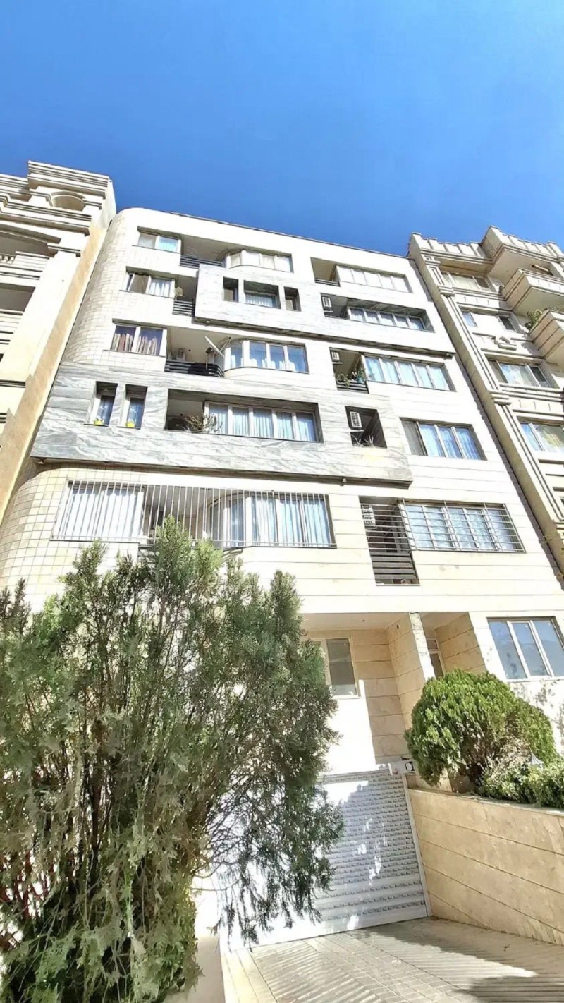 آپارتمان 110 متری دو خوابه در شهرک بنفشه کرج14056731421