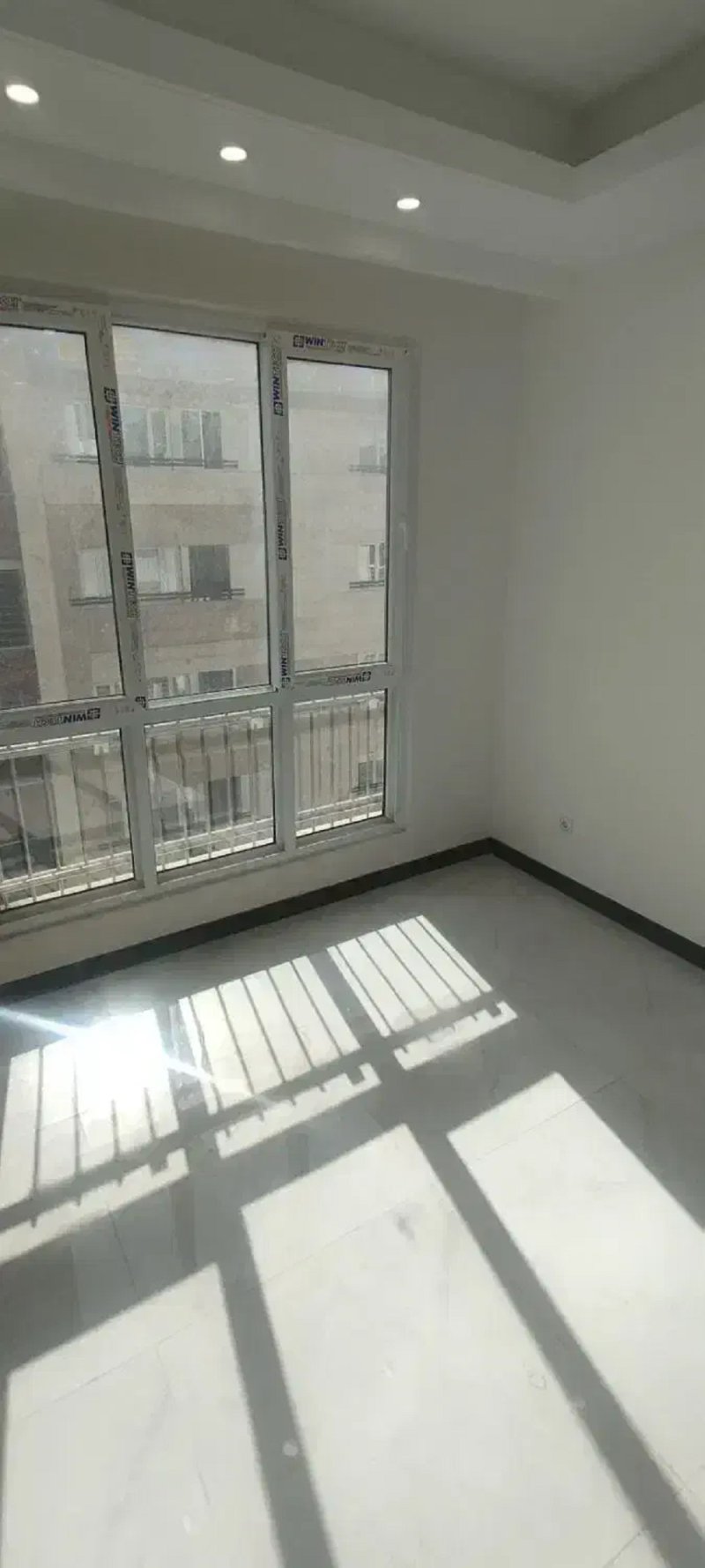 آپارتمان 97 متری دو خوابه در شهرک بنفشه کرج14058931474