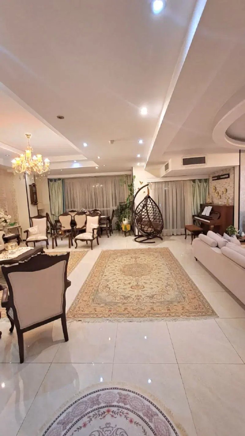 آپارتمان 171 متری سه خوابه در شهرک بنفشه کرج14058831469